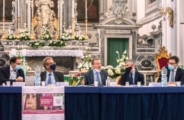 “Il Progetto P.I.T.E.R., nel Rione Sanità di Napoli, è un progetto virtuoso e molto positivo”. lo hanno detto al convegno di presentazione del servizio, svoltosi alla Basilica “Santa Maria degli Angeli alle Croci”, gremita di gente.